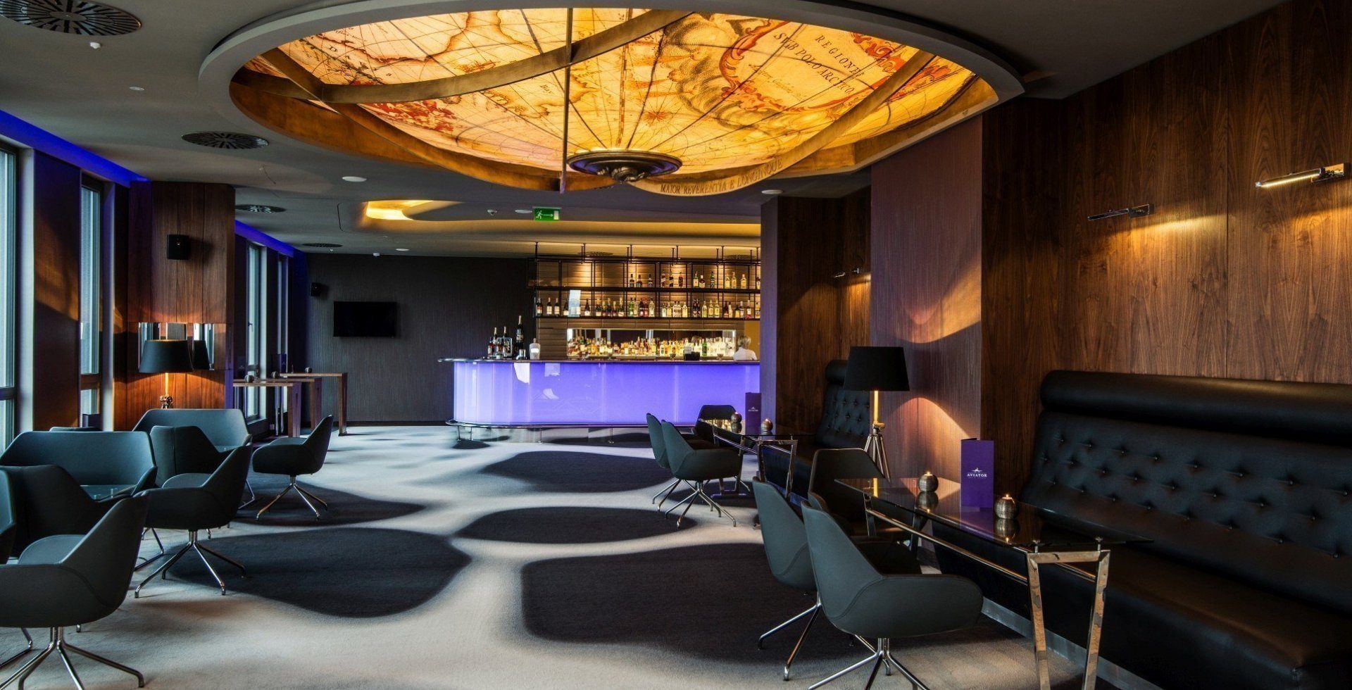 Wnętrze Aviator Bar & Lounge w Airport Hotel Okęcie